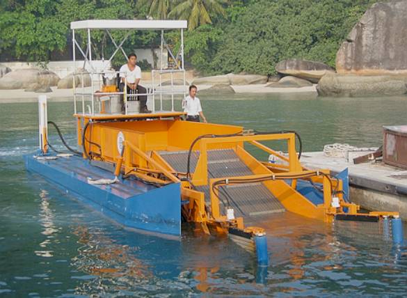 river-cleaner-alpha-boats-usa-garbage-scooper.jpg