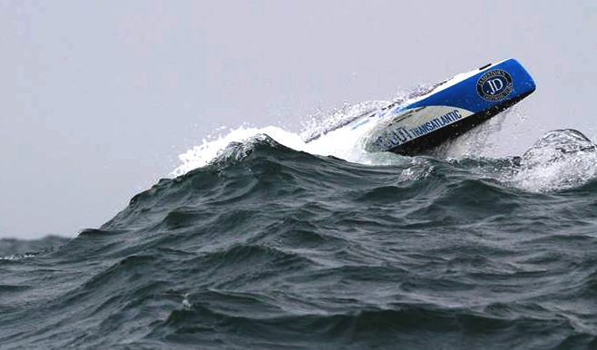 Scout in the Atlantic storms, Blue Riband robot crossing attempt 2013