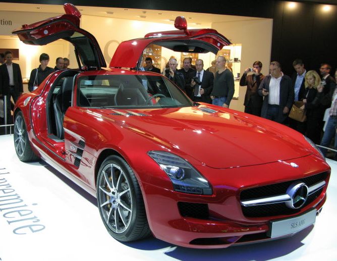 AMG SLS gull wing car