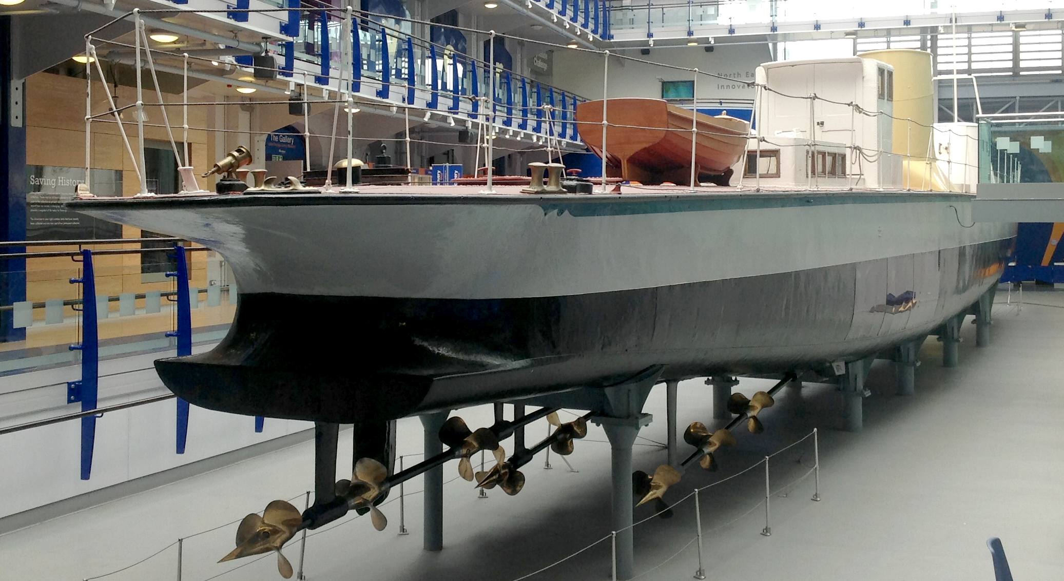 turbinia_museum_parsons_steam_turbine_yacht.jpg