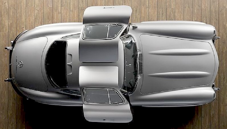 Mercedes gullwing relica painted in silver