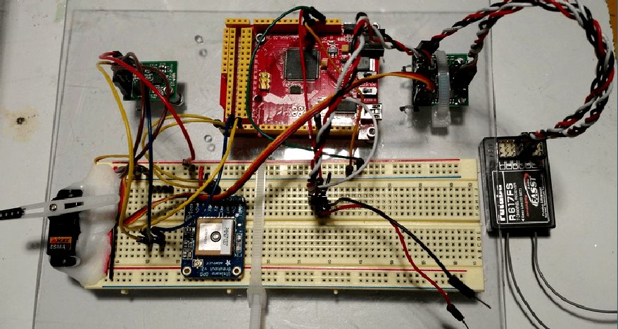 SeaCharger arduino breadboard with Futaba radio receiver