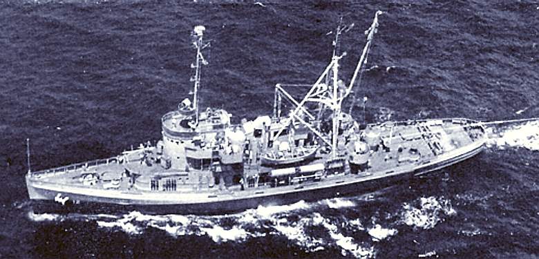 USS Bluebird, submarine rescue craft