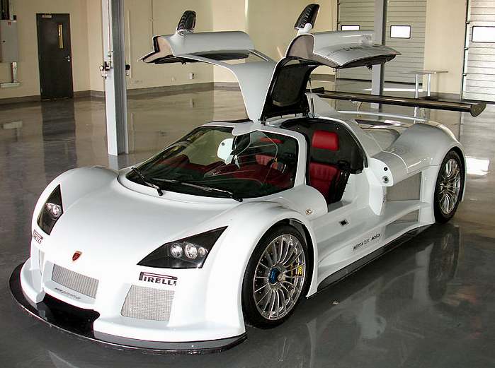 Gumpert Apollo - Dubai racing