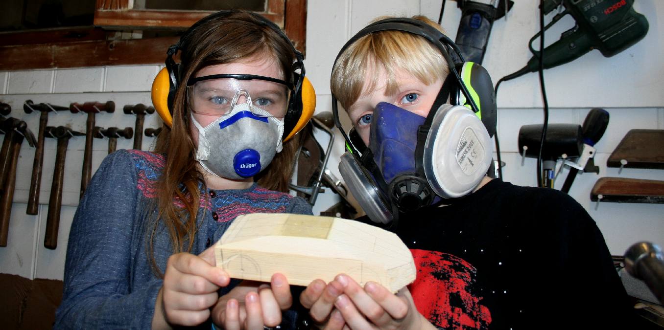 Lola and Ryan, two students who are interested in robotics