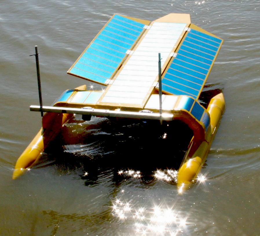 Chasing down ocean pollution using solar power