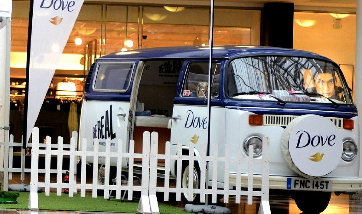 Dove Volkswagen camper show vehicle