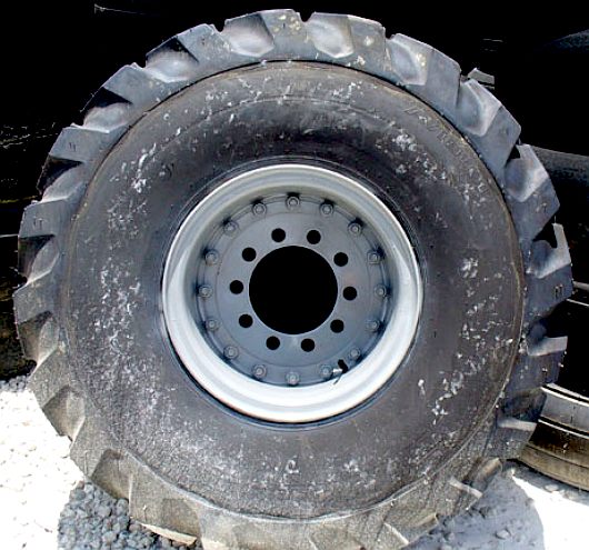 Agricultural trailer wheel