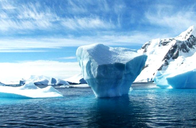 Glacier in the Antarctic melting